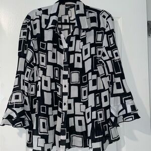 Essentials by Milano Black and White Geometric Button Down Shirt